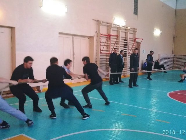 ПЕРВЕНСТВО КОЛЛЕДЖА — Перетягивание каната