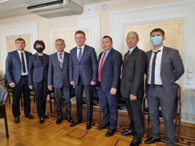 УКРЕПЛЯЕМ СОТРУДНИЧЕСТВО. ШЕФСТВО